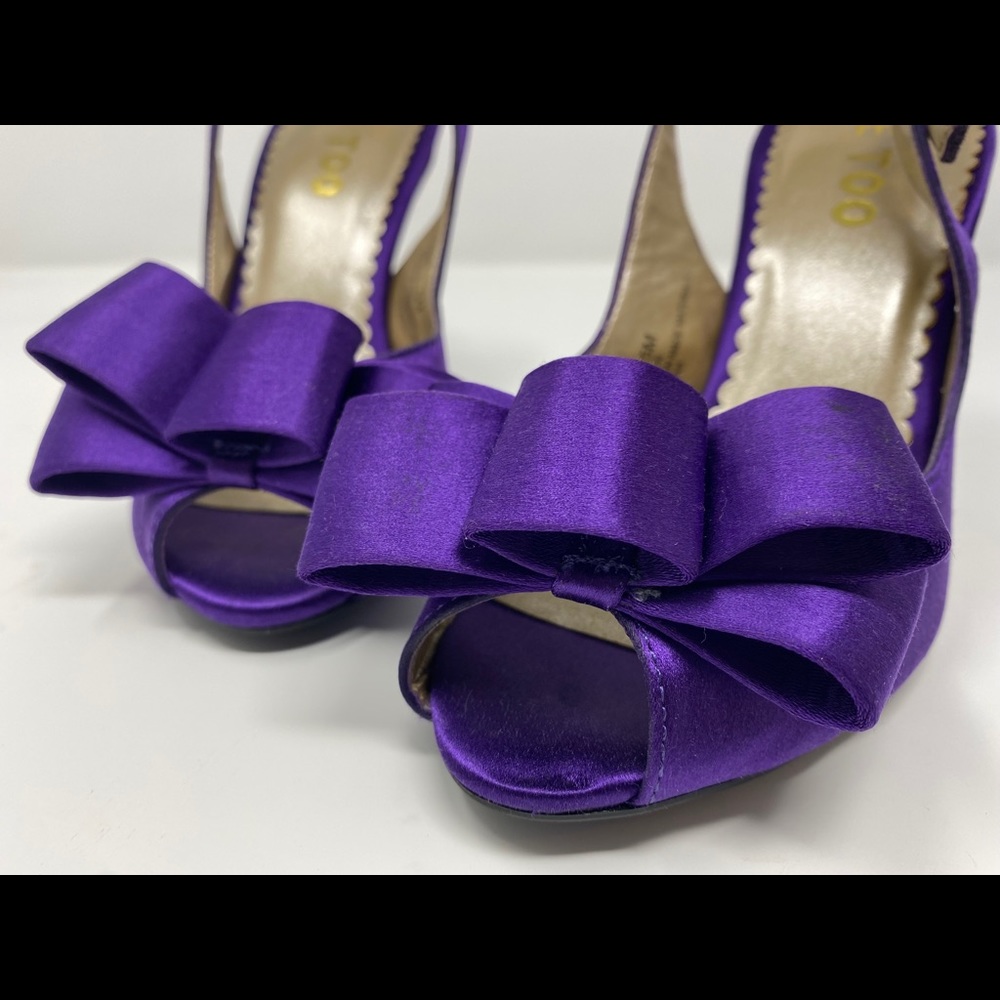 Me Too Jeanette Peep Toe Satin Heels. Purple sz 5